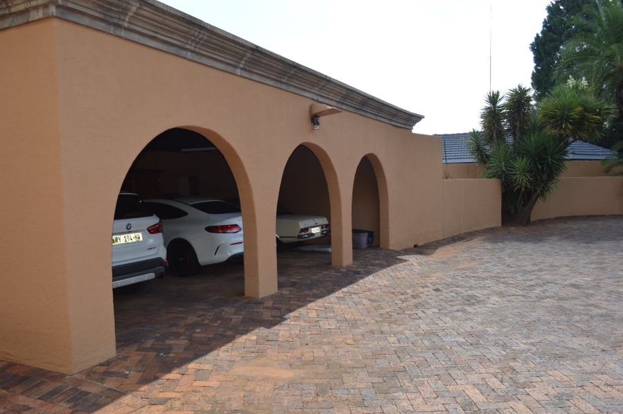 4 Bedroom Property for Sale in Wilkoppies North West